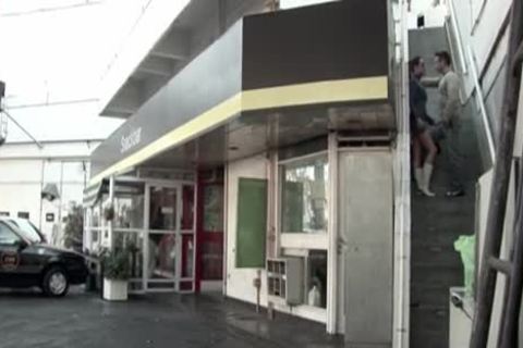 sucking A tranny In Public (Full)