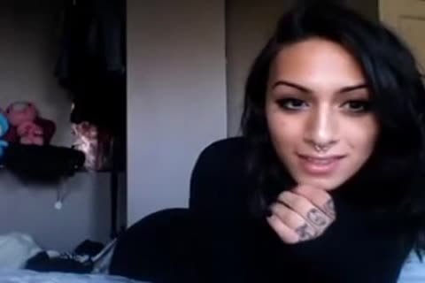 sleazy And beautiful TS beauty Teasing On cam