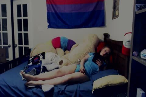 Reading Smut And Cumming With Magic Wand