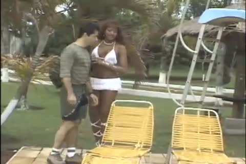 Brazil Gurl bonks lad Near The Pool