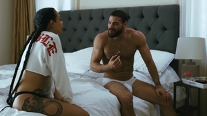 Transsensual.com - Athletic Eva Maxim blowjob cum in the bed