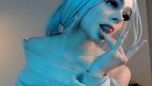 Seductive Ts Showing That dirty wazoo And Feet