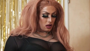 SEXEFX: Captive Cummer Fulfills Her Fantasies