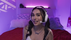 Transfixed: Blowjob from Black Haired Beauty